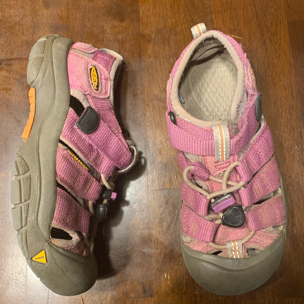Kids size 13c purple keens